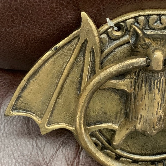 Haunted Manor Golden Bat Metal Halloween Door Knocker - Picture 4 of 8